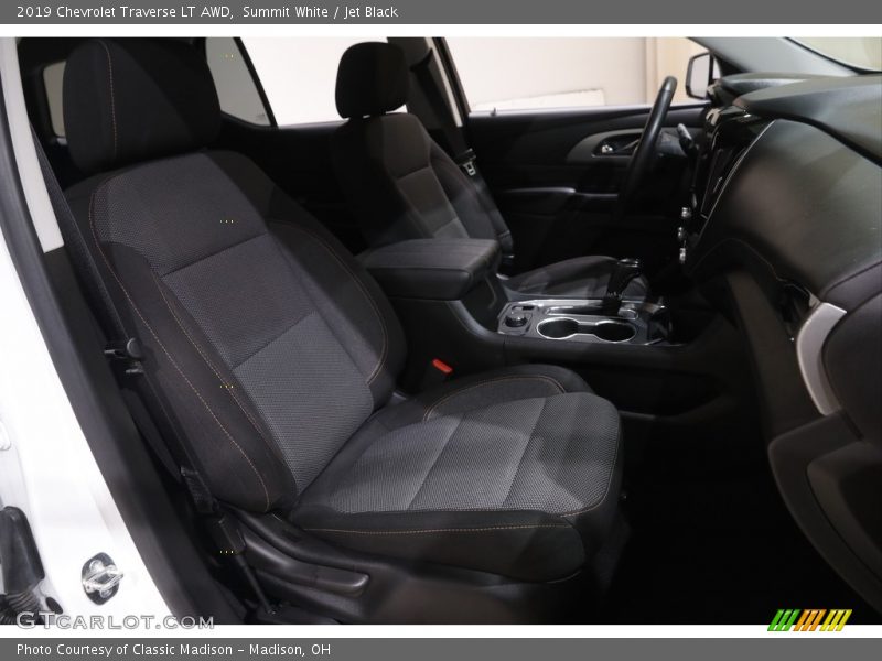 Summit White / Jet Black 2019 Chevrolet Traverse LT AWD
