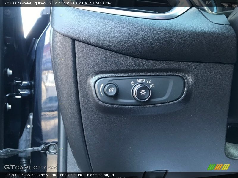 Midnight Blue Metallic / Ash Gray 2020 Chevrolet Equinox LS