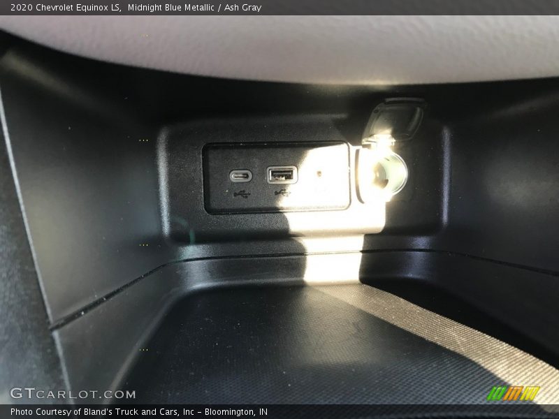 Midnight Blue Metallic / Ash Gray 2020 Chevrolet Equinox LS