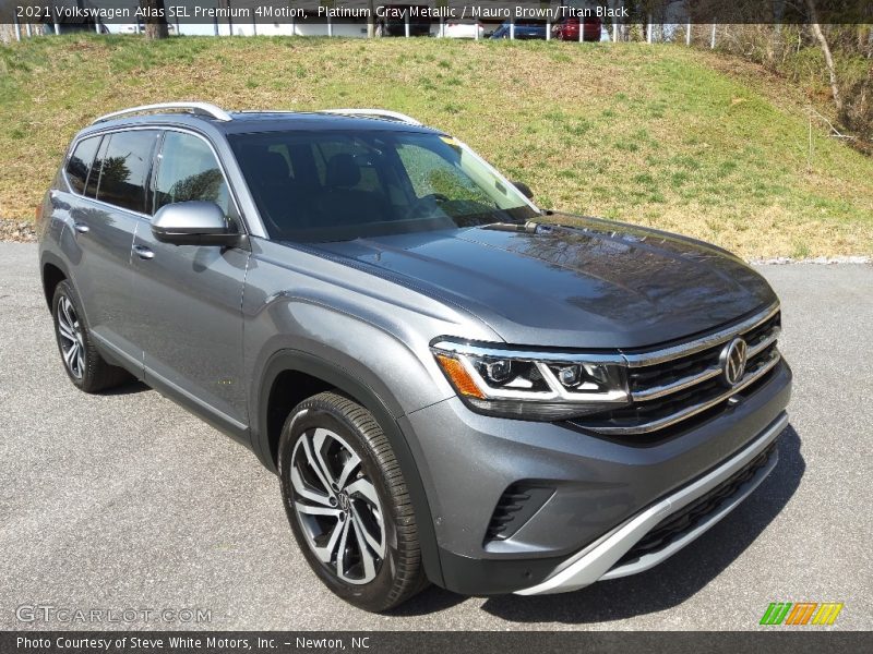 Front 3/4 View of 2021 Atlas SEL Premium 4Motion