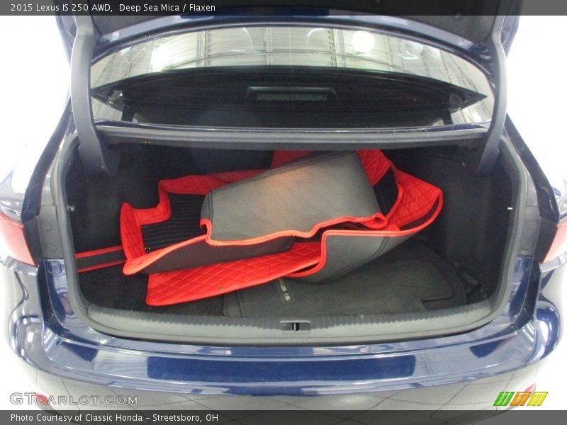  2015 IS 250 AWD Trunk