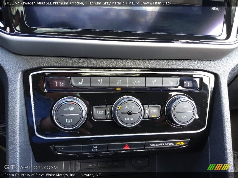 Controls of 2021 Atlas SEL Premium 4Motion