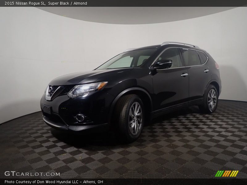 Super Black / Almond 2015 Nissan Rogue SL