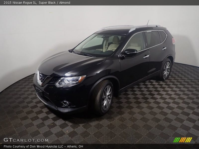 Super Black / Almond 2015 Nissan Rogue SL