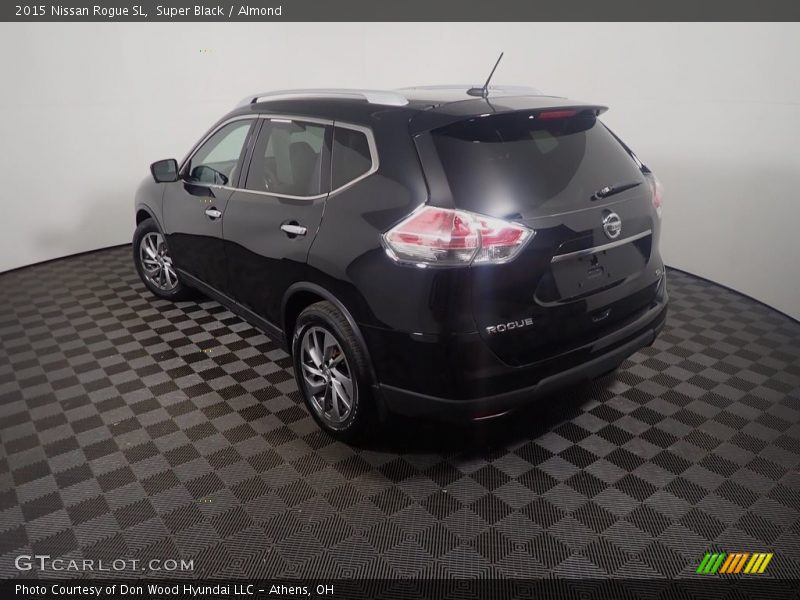 Super Black / Almond 2015 Nissan Rogue SL