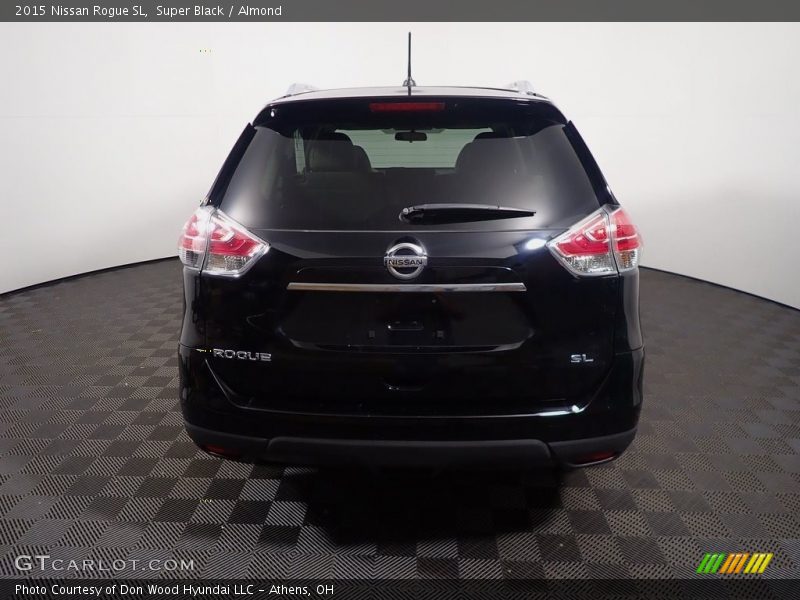Super Black / Almond 2015 Nissan Rogue SL
