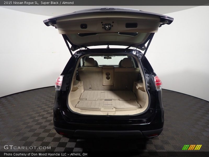 Super Black / Almond 2015 Nissan Rogue SL