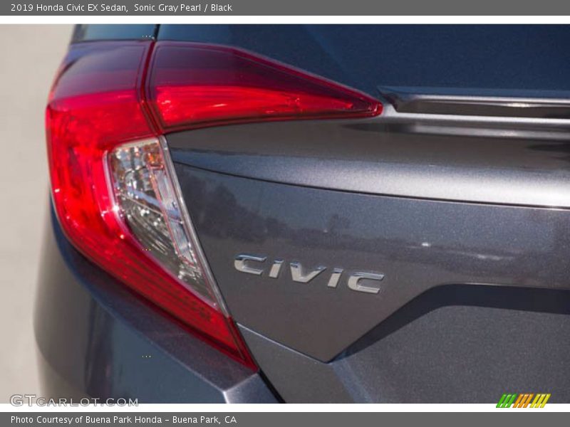 Sonic Gray Pearl / Black 2019 Honda Civic EX Sedan