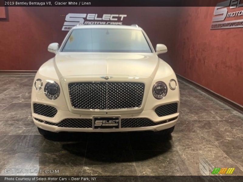 Glacier White / Linen 2019 Bentley Bentayga V8