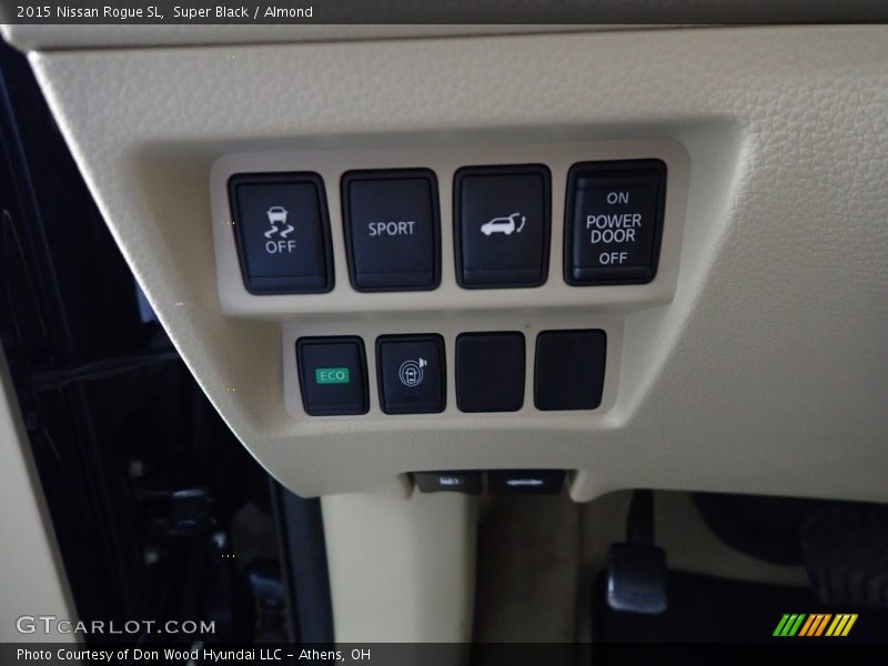 Super Black / Almond 2015 Nissan Rogue SL