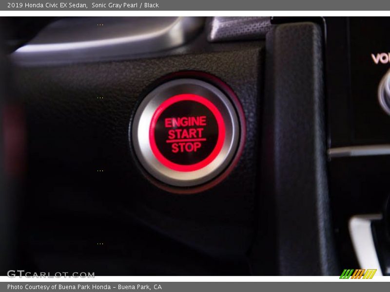 Sonic Gray Pearl / Black 2019 Honda Civic EX Sedan