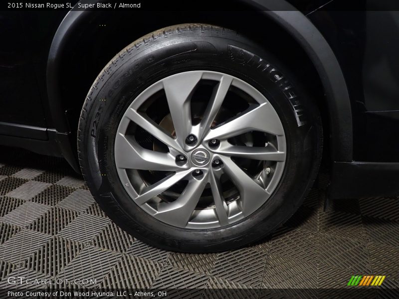 Super Black / Almond 2015 Nissan Rogue SL