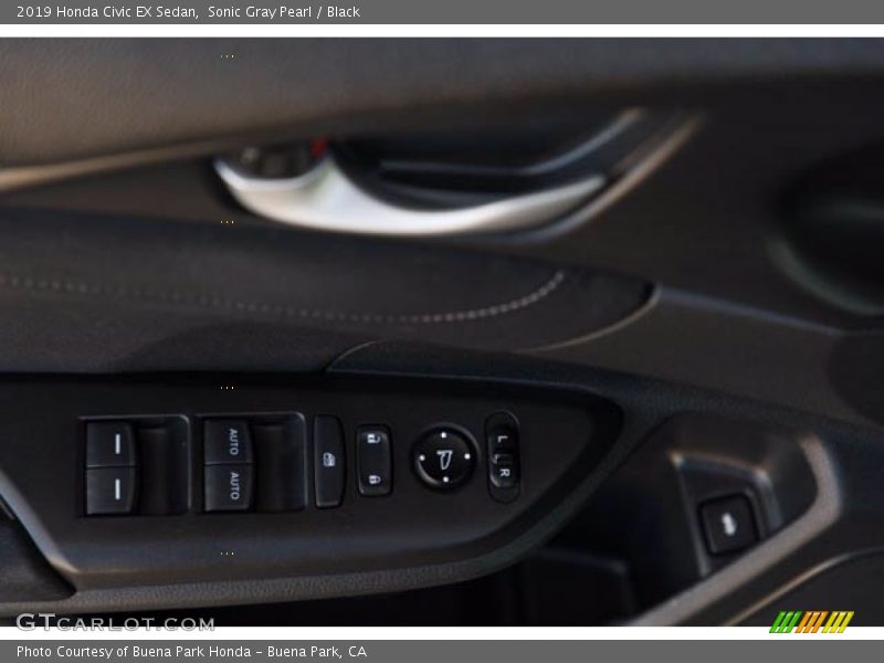 Sonic Gray Pearl / Black 2019 Honda Civic EX Sedan