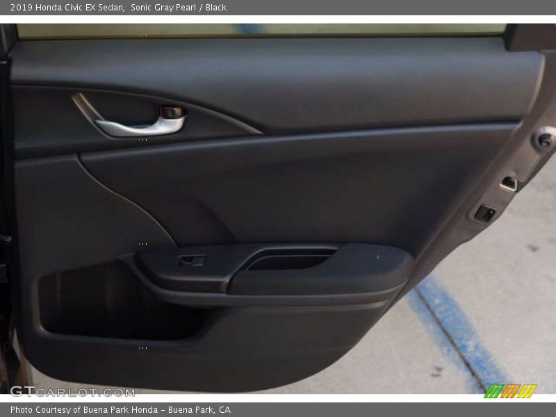 Sonic Gray Pearl / Black 2019 Honda Civic EX Sedan