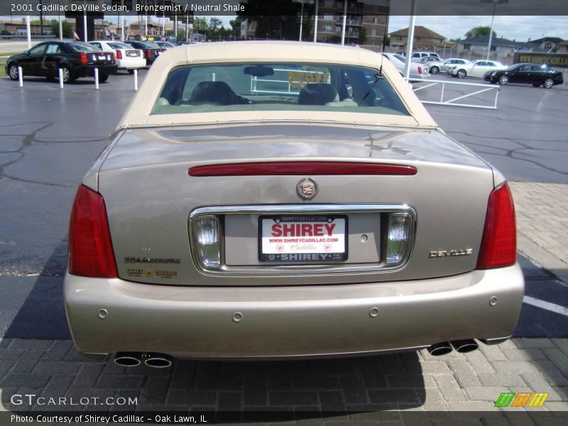 Bronzemist / Neutral Shale 2001 Cadillac DeVille Sedan