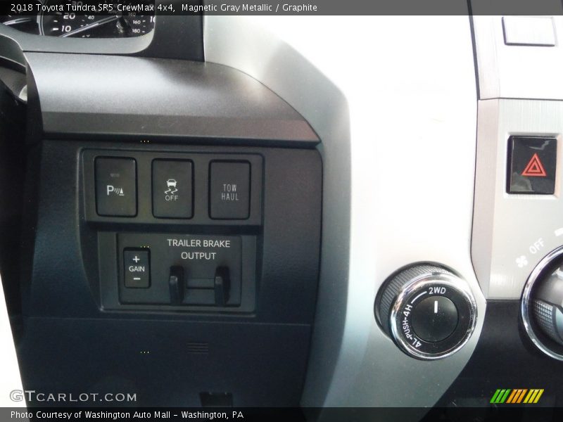 Magnetic Gray Metallic / Graphite 2018 Toyota Tundra SR5 CrewMax 4x4