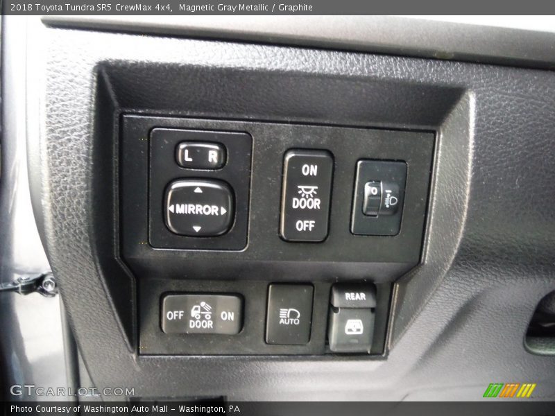 Magnetic Gray Metallic / Graphite 2018 Toyota Tundra SR5 CrewMax 4x4