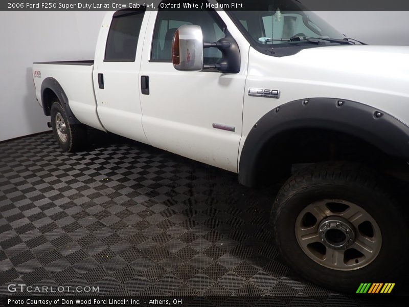 Oxford White / Medium Flint 2006 Ford F250 Super Duty Lariat Crew Cab 4x4