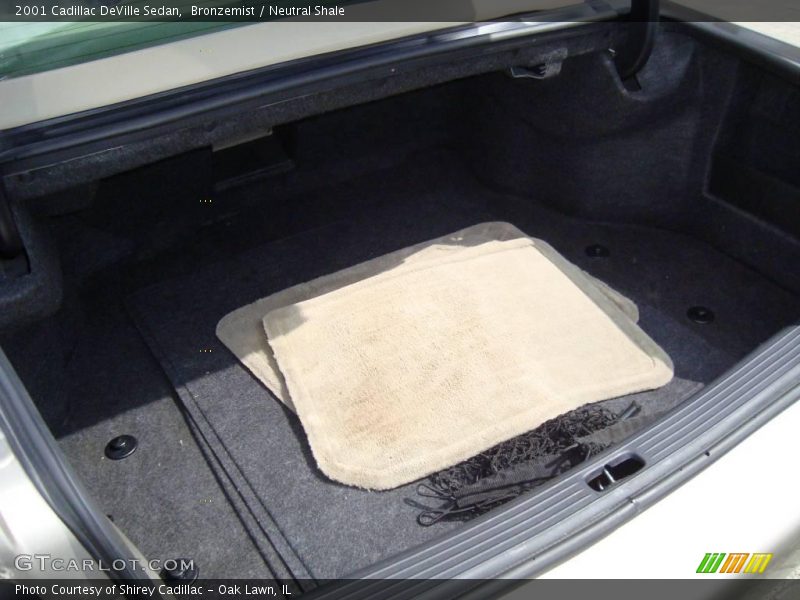 Bronzemist / Neutral Shale 2001 Cadillac DeVille Sedan