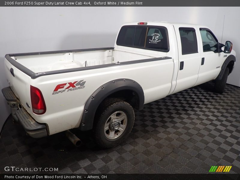Oxford White / Medium Flint 2006 Ford F250 Super Duty Lariat Crew Cab 4x4