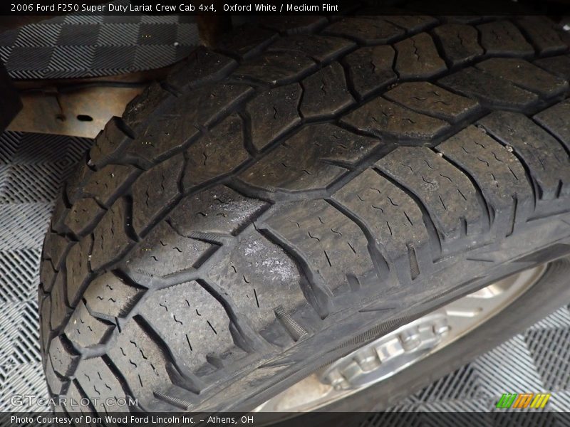 Oxford White / Medium Flint 2006 Ford F250 Super Duty Lariat Crew Cab 4x4