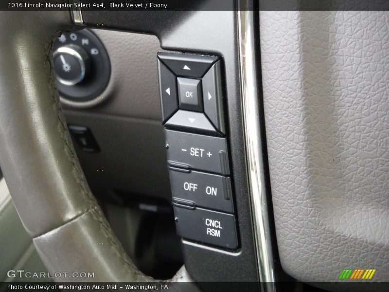  2016 Navigator Select 4x4 Steering Wheel