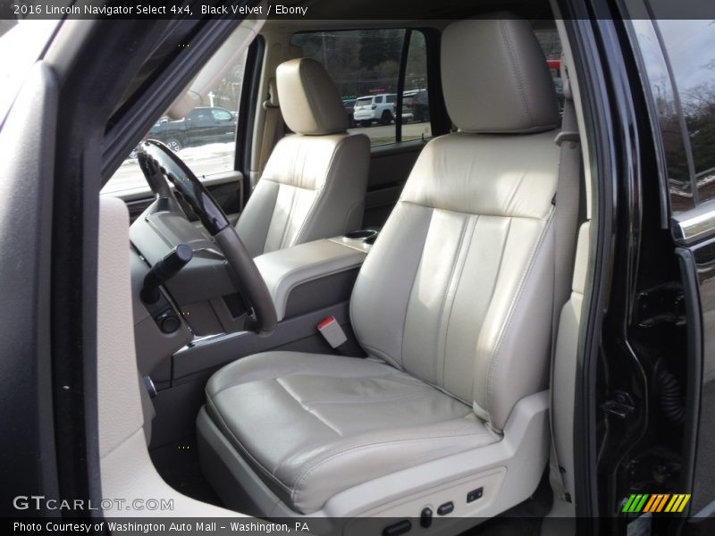 Front Seat of 2016 Navigator Select 4x4