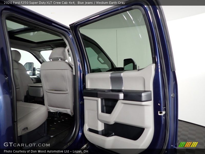 Blue Jeans / Medium Earth Gray 2020 Ford F250 Super Duty XLT Crew Cab 4x4