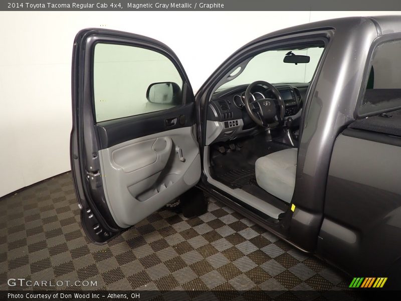 Magnetic Gray Metallic / Graphite 2014 Toyota Tacoma Regular Cab 4x4