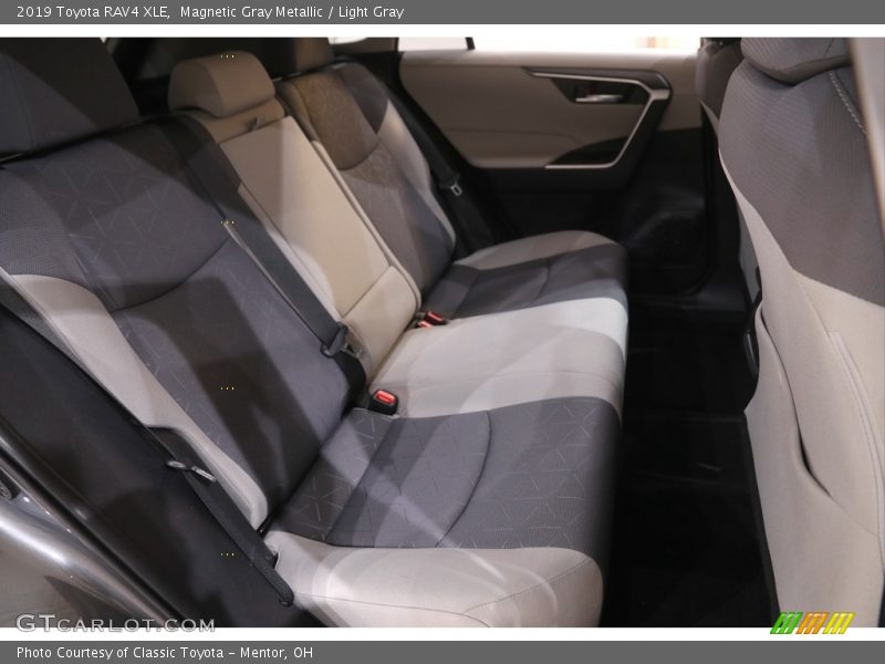 Magnetic Gray Metallic / Light Gray 2019 Toyota RAV4 XLE