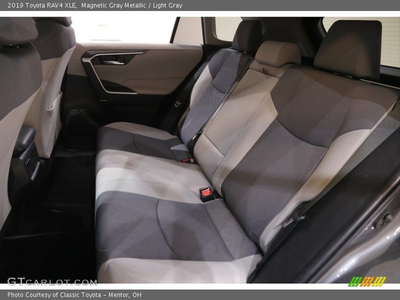 Magnetic Gray Metallic / Light Gray 2019 Toyota RAV4 XLE