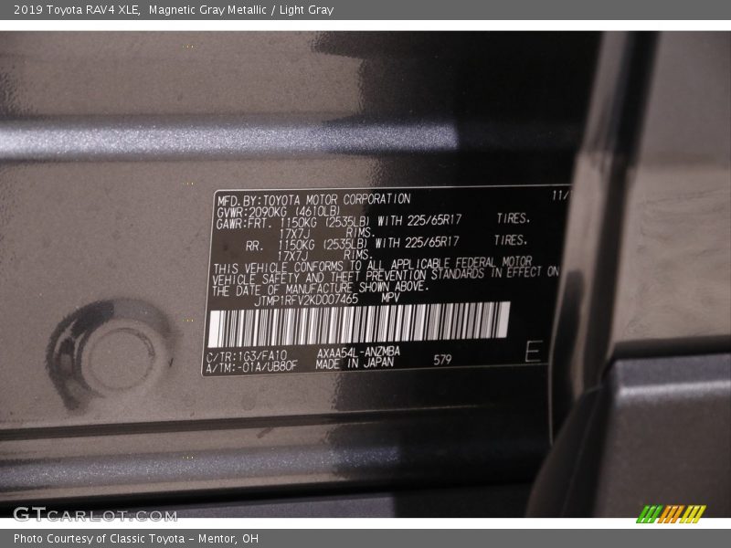 Magnetic Gray Metallic / Light Gray 2019 Toyota RAV4 XLE