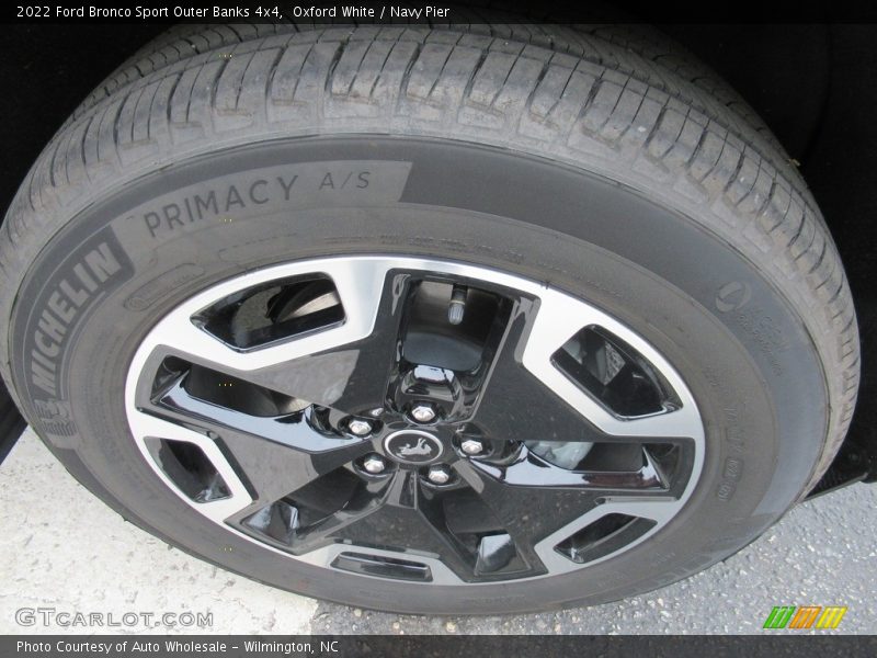 Oxford White / Navy Pier 2022 Ford Bronco Sport Outer Banks 4x4