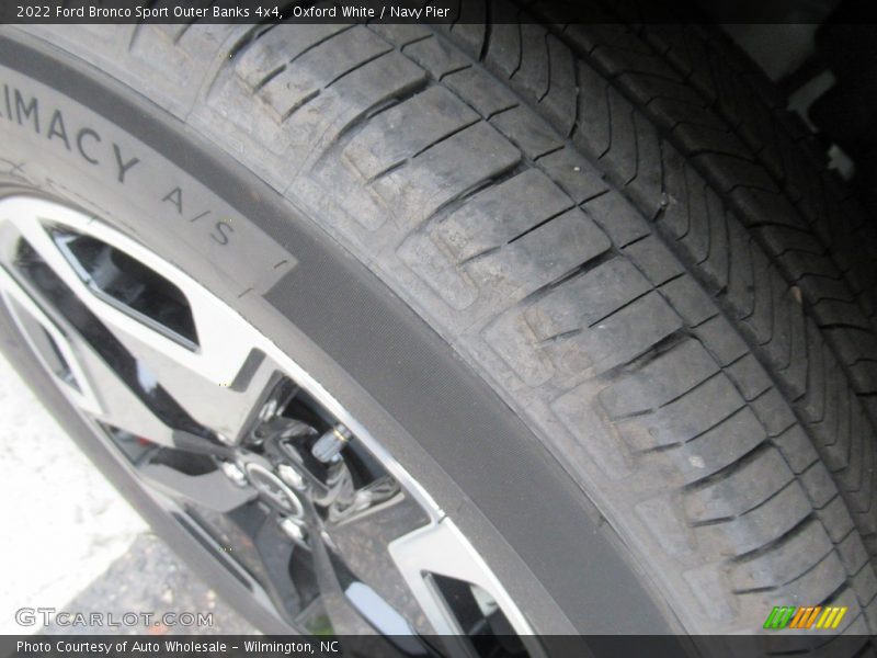 Oxford White / Navy Pier 2022 Ford Bronco Sport Outer Banks 4x4