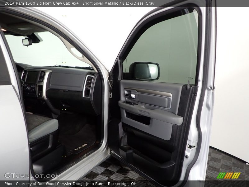 Bright Silver Metallic / Black/Diesel Gray 2014 Ram 1500 Big Horn Crew Cab 4x4
