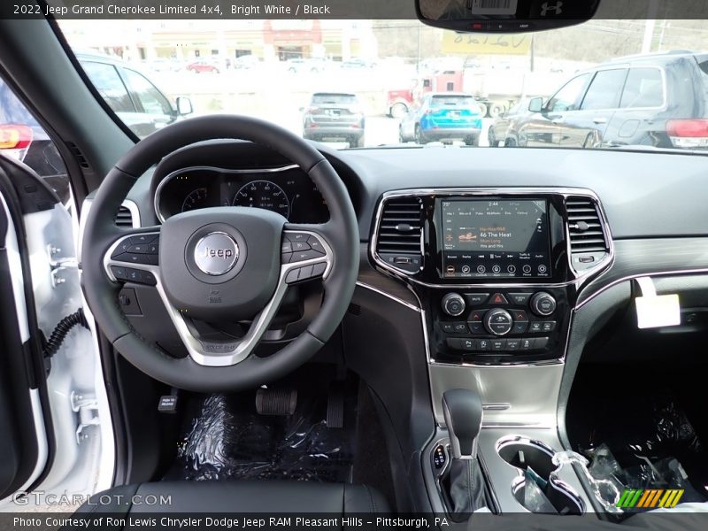 Bright White / Black 2022 Jeep Grand Cherokee Limited 4x4