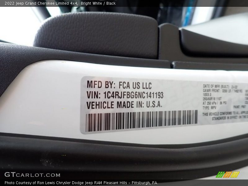 Bright White / Black 2022 Jeep Grand Cherokee Limited 4x4