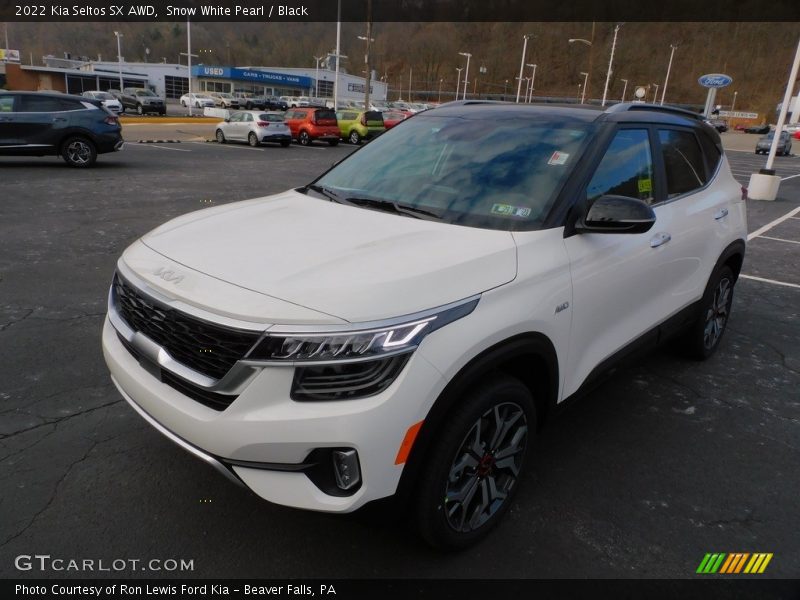 Front 3/4 View of 2022 Seltos SX AWD