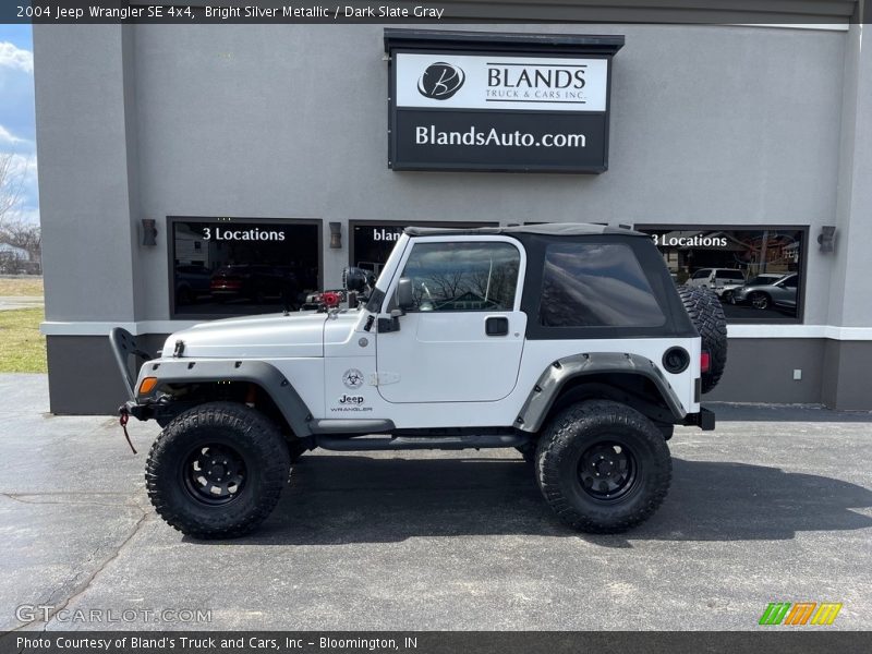 Bright Silver Metallic / Dark Slate Gray 2004 Jeep Wrangler SE 4x4