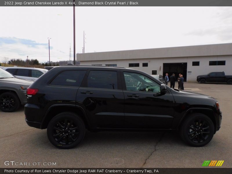 Diamond Black Crystal Pearl / Black 2022 Jeep Grand Cherokee Laredo X 4x4