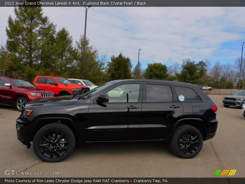 Diamond Black Crystal Pearl / Black 2022 Jeep Grand Cherokee Laredo X 4x4