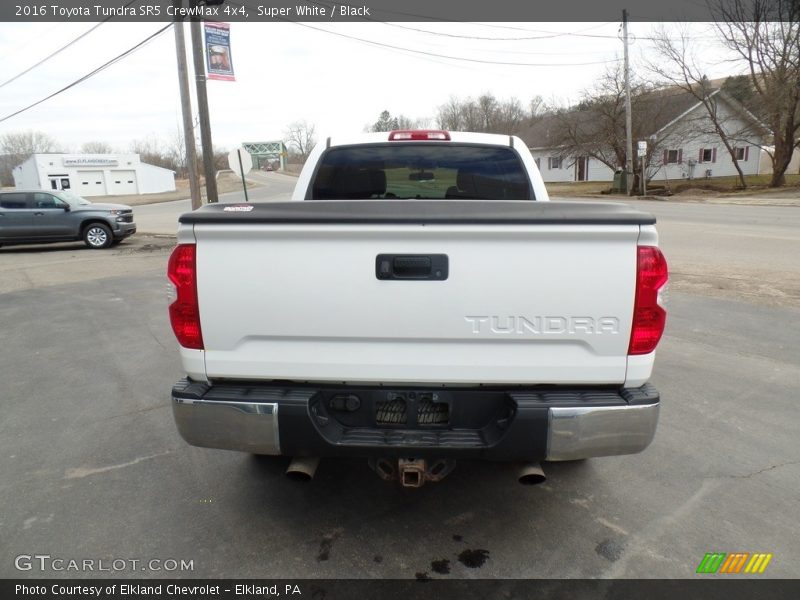 Super White / Black 2016 Toyota Tundra SR5 CrewMax 4x4