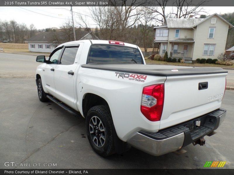 Super White / Black 2016 Toyota Tundra SR5 CrewMax 4x4