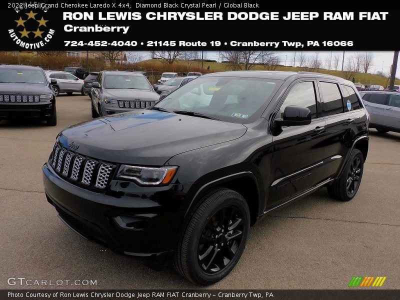 Diamond Black Crystal Pearl / Global Black 2022 Jeep Grand Cherokee Laredo X 4x4