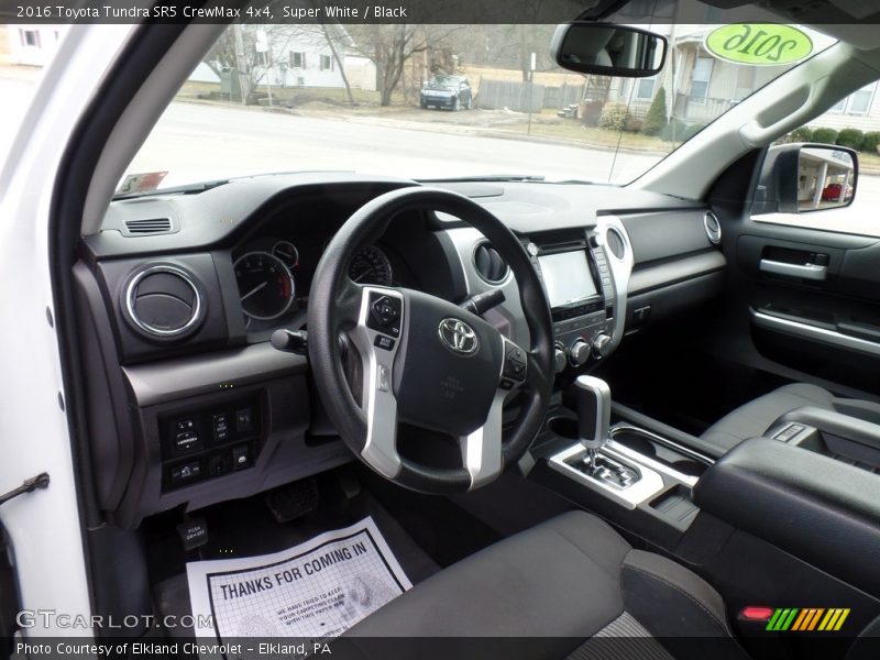 Super White / Black 2016 Toyota Tundra SR5 CrewMax 4x4