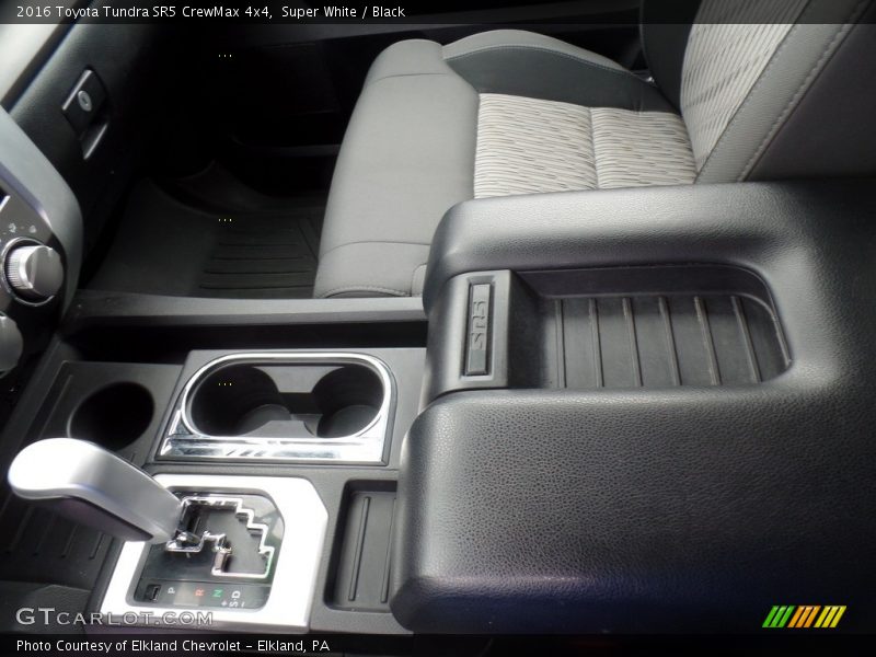 Super White / Black 2016 Toyota Tundra SR5 CrewMax 4x4