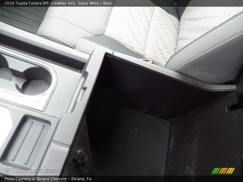 Super White / Black 2016 Toyota Tundra SR5 CrewMax 4x4