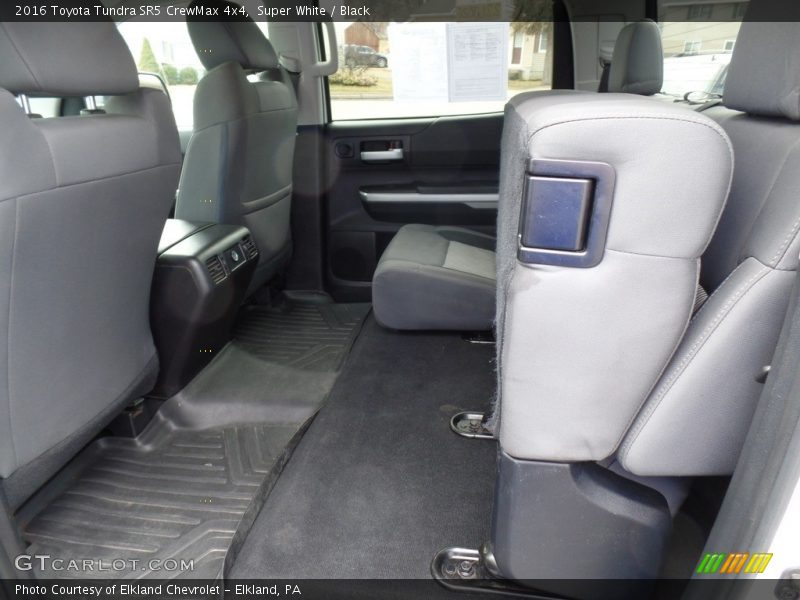 Super White / Black 2016 Toyota Tundra SR5 CrewMax 4x4