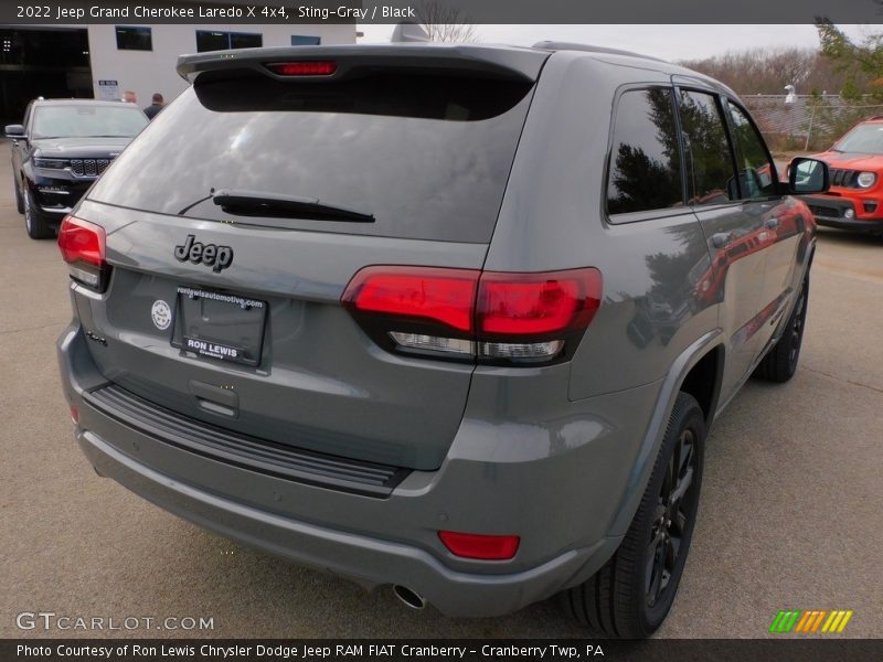 Sting-Gray / Black 2022 Jeep Grand Cherokee Laredo X 4x4