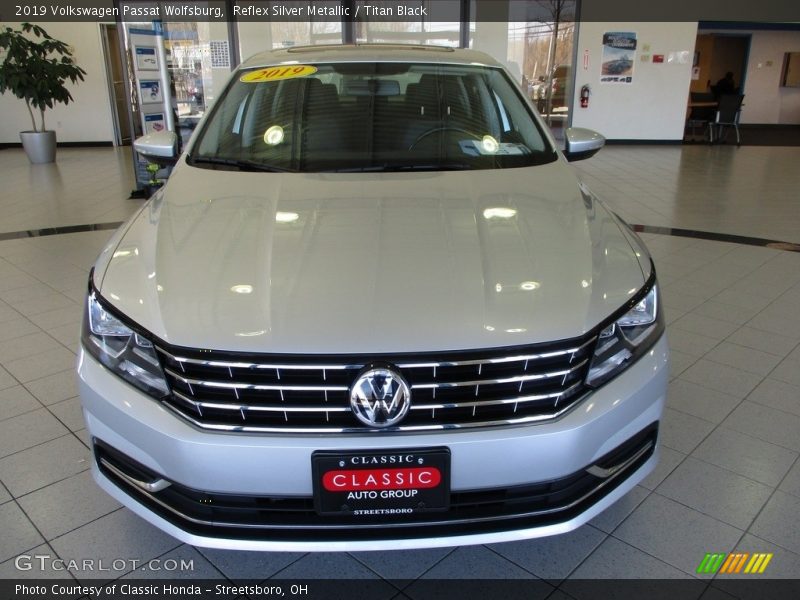 Reflex Silver Metallic / Titan Black 2019 Volkswagen Passat Wolfsburg